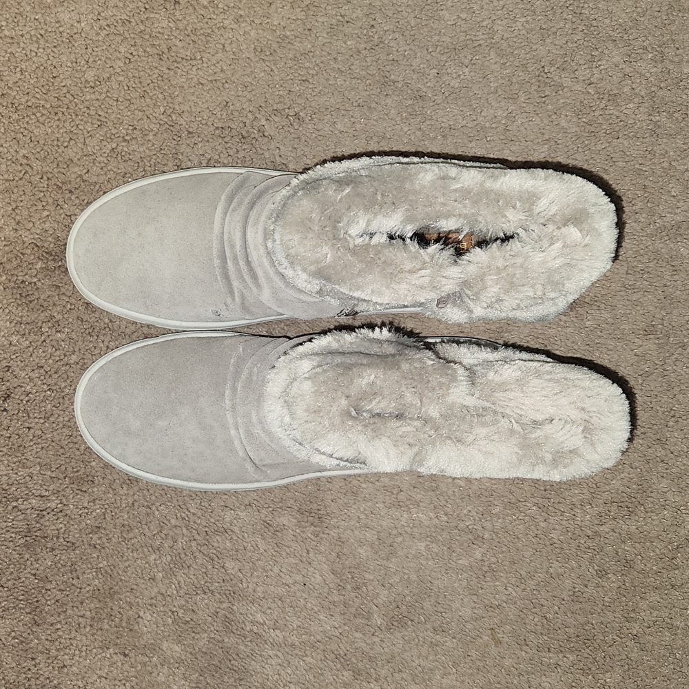NIB Baretraps Fur Lined Boots